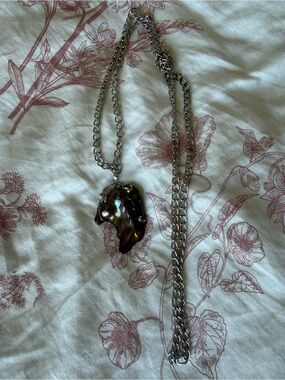 Baroque Pearl-like Pendant Necklace in Iridescent Brown